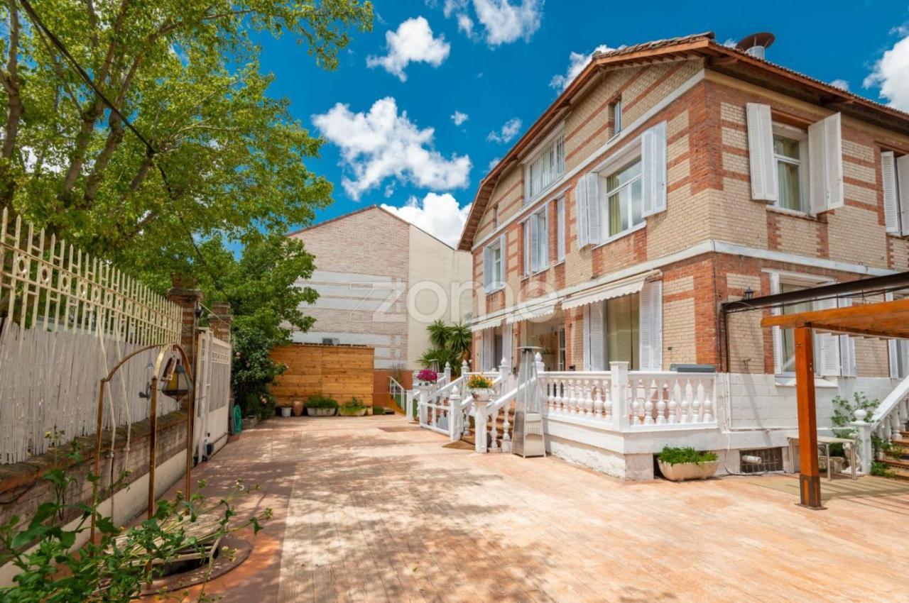 منزل الضيف نافالكارنيرو  في Tu Mansion المظهر الخارجي الصورة