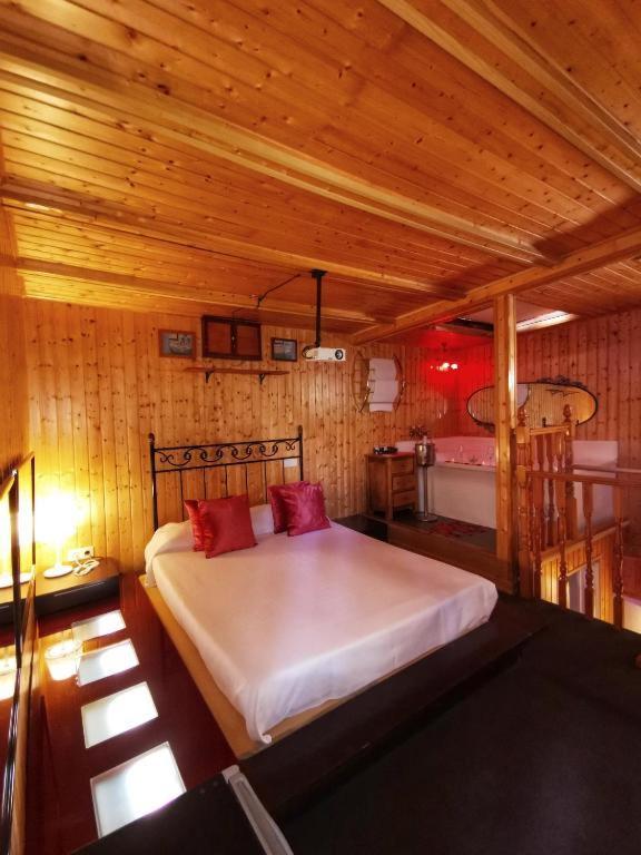 منزل الضيف نافالكارنيرو  في Tu Mansion المظهر الخارجي الصورة